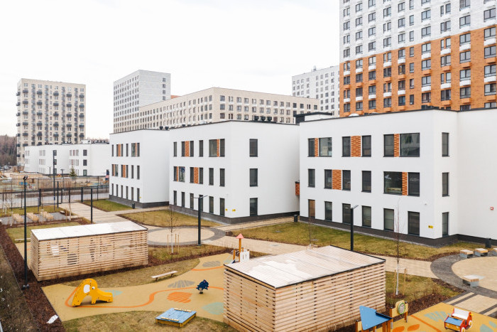Пять детских садов и три школы построят в ЖК "Саларьево парк"