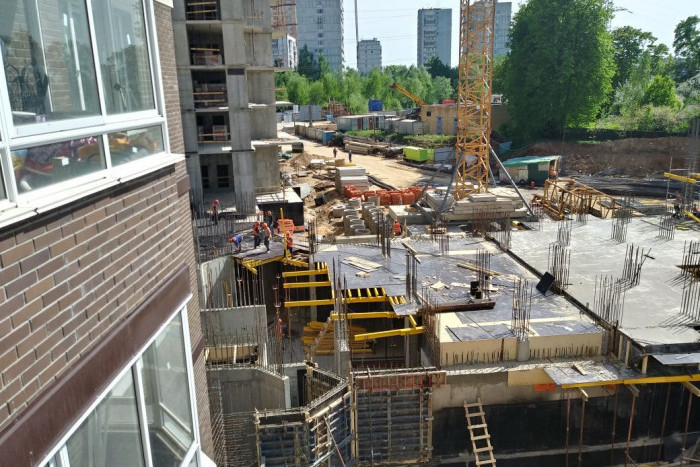 В 6 корпусе ЖК "Одинбург" строительство идет на уровне 15 этажа